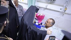 Ο Πατριάρχης Θεόφιλος επισκέφθηκε τους τραυματίες στο Καράκ.