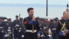 Τενόρος του Πολεμικού Ναυτικού τραγούδησε Μαζωνάκη στη Θεσσαλονίκη