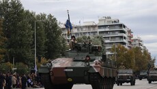 Ο Αρχ. Ιερώνυμος και ο Πρωθυπουργός παρευρέθησαν την στρατιωτική παρέλαση