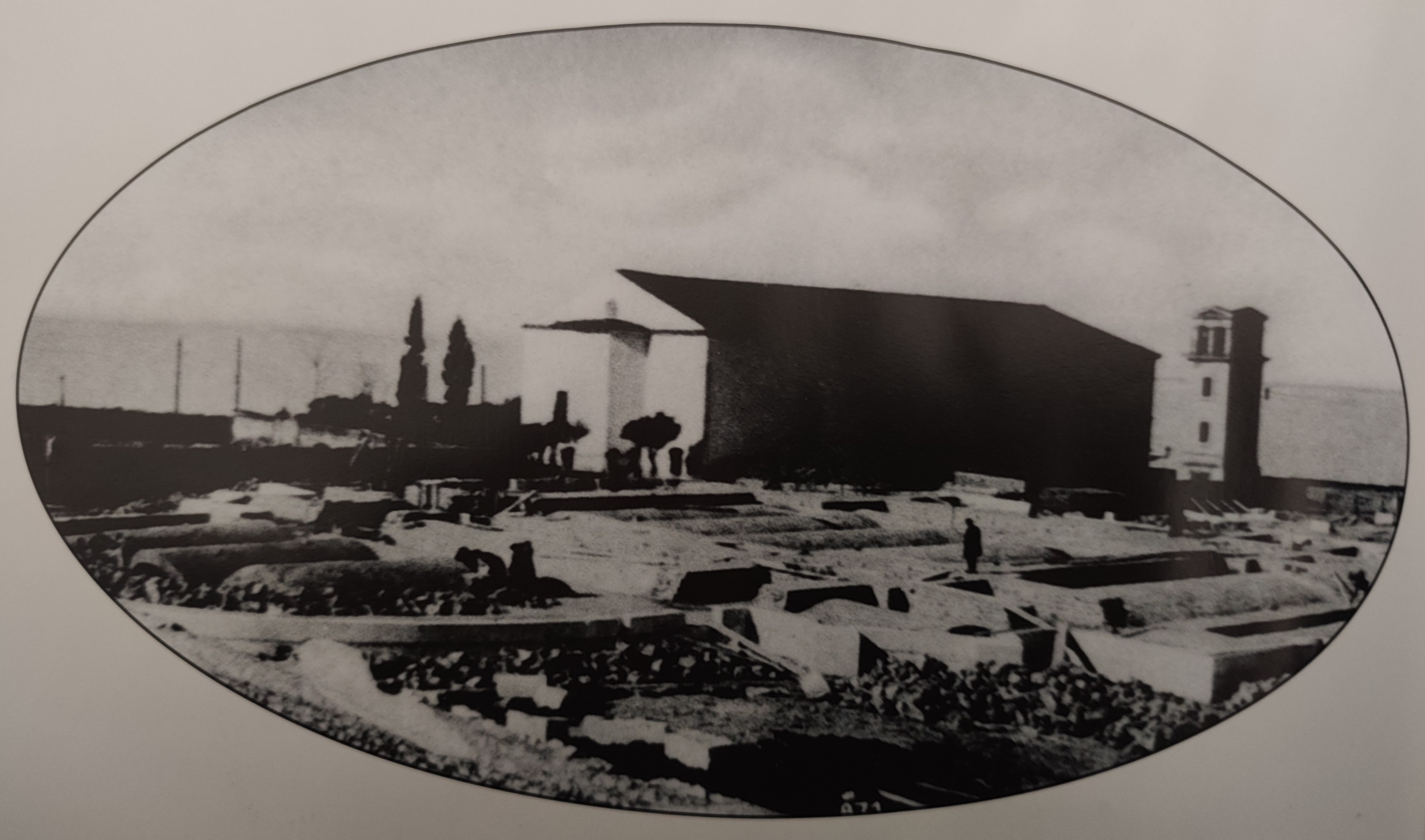 3 θεμελίωση νέου Ι. Ναού. Διακρίνεται ο παλαιός ναός..jpg (942 KB)