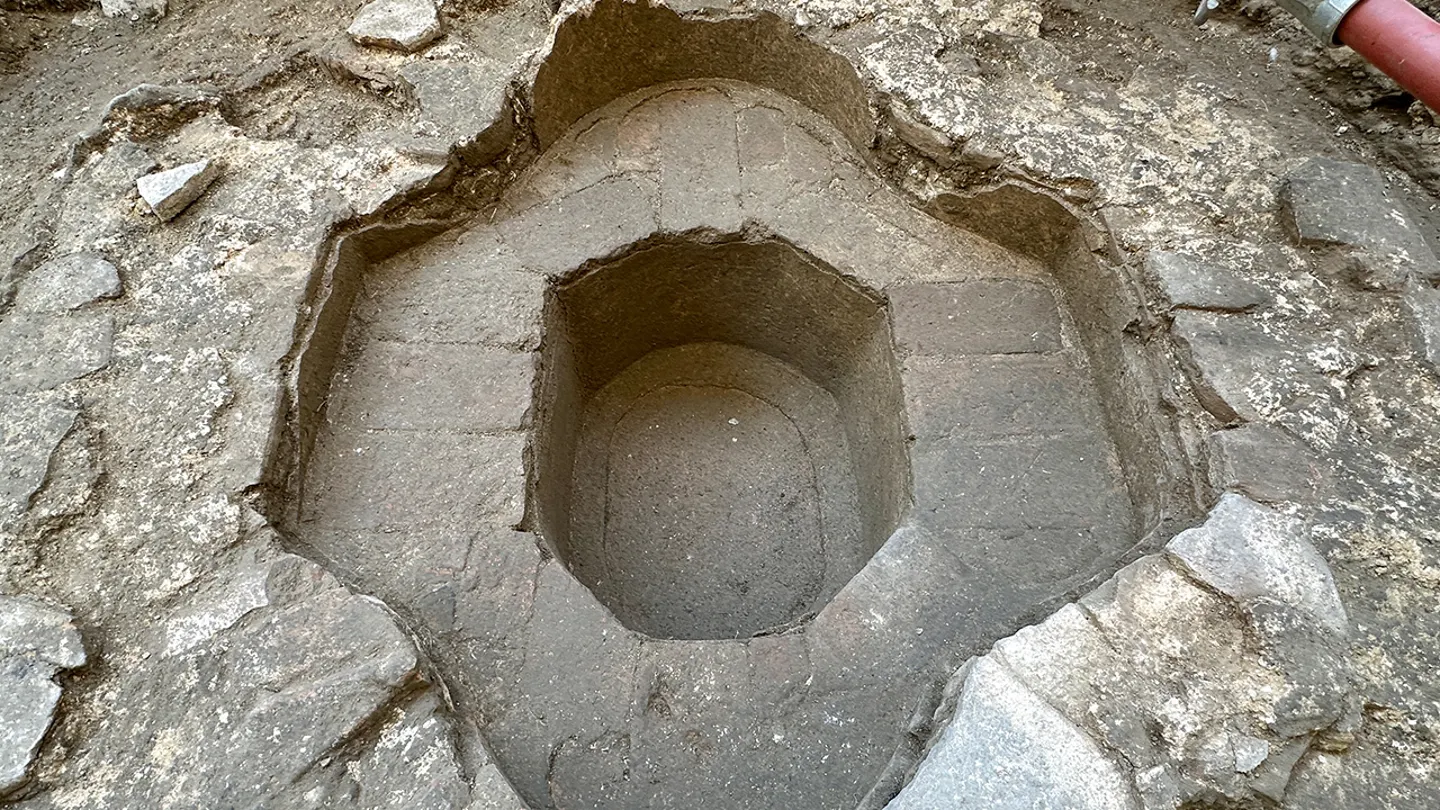 france-vence-ancient-christian-baptistery-archaeology-4.webp (342 KB)