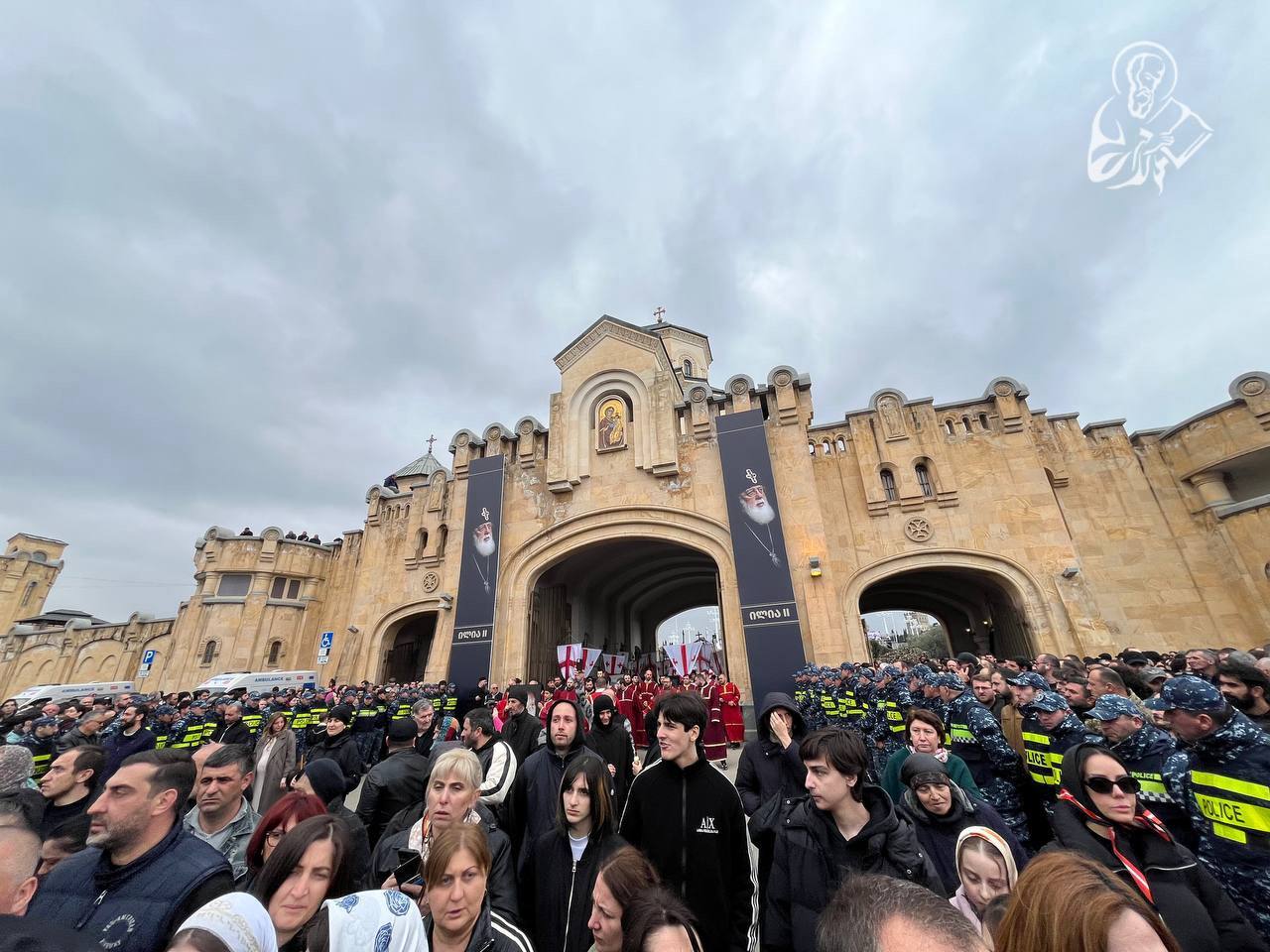 Η Εξόδιος Ακολουθία του Πατριάρχη Γεωργίας Ηλία Β' фото 5