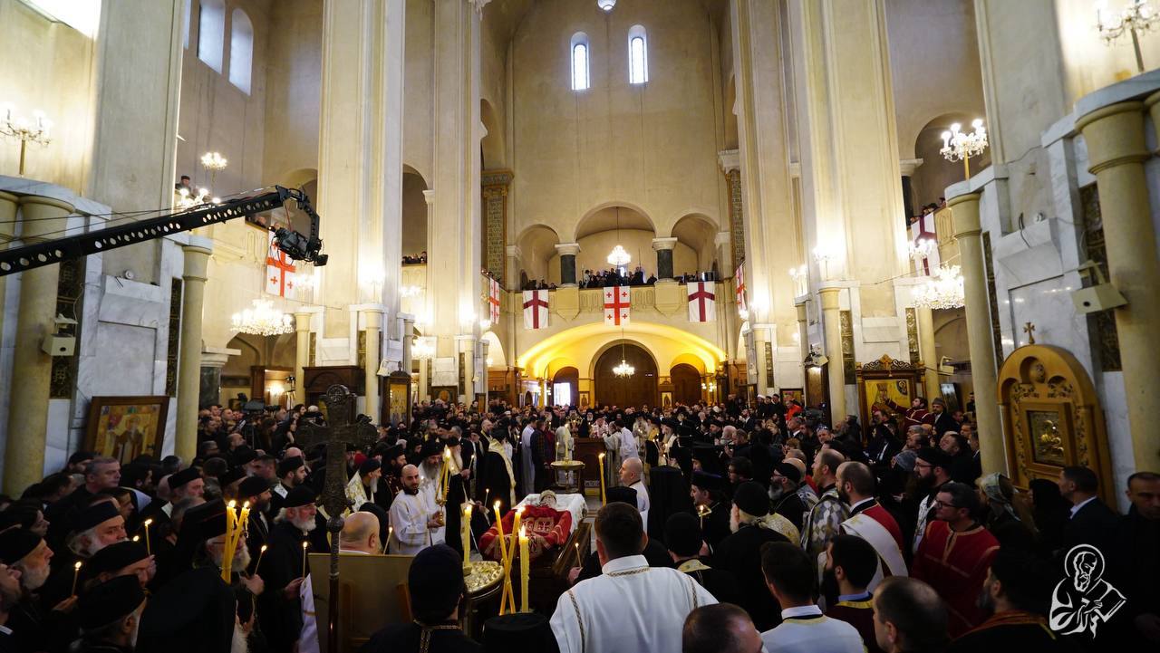 Η Εξόδιος Ακολουθία του Πατριάρχη Γεωργίας Ηλία Β' фото 17