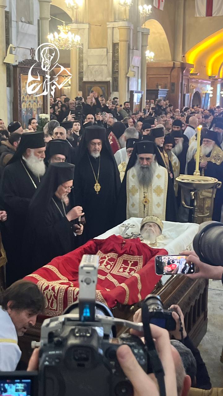 Η Εξόδιος Ακολουθία του Πατριάρχη Γεωργίας Ηλία Β' фото 19