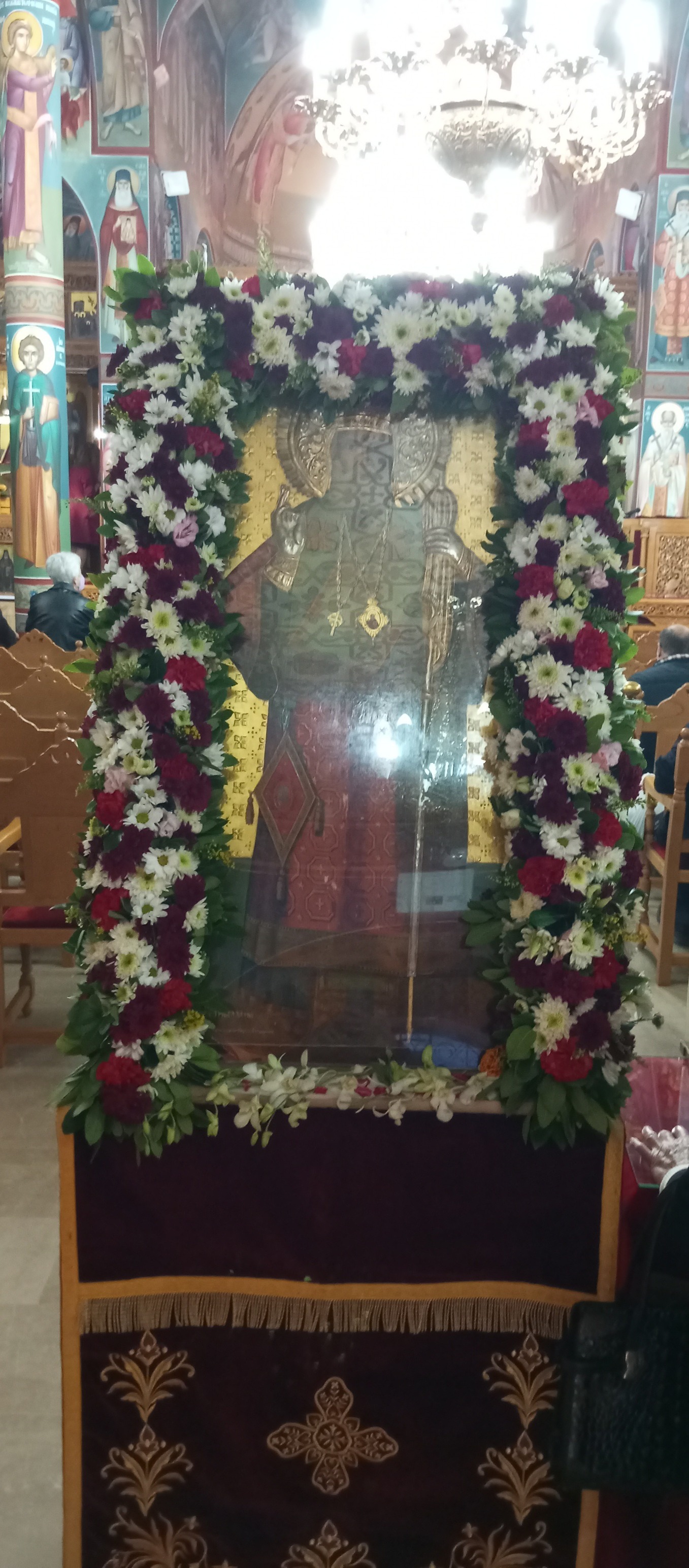 Εορτάζει ο ιερός ναός του Αγίου Νεκταρίου, στο Ηράκλειο Αττικής. - μια φωτογραφία 3