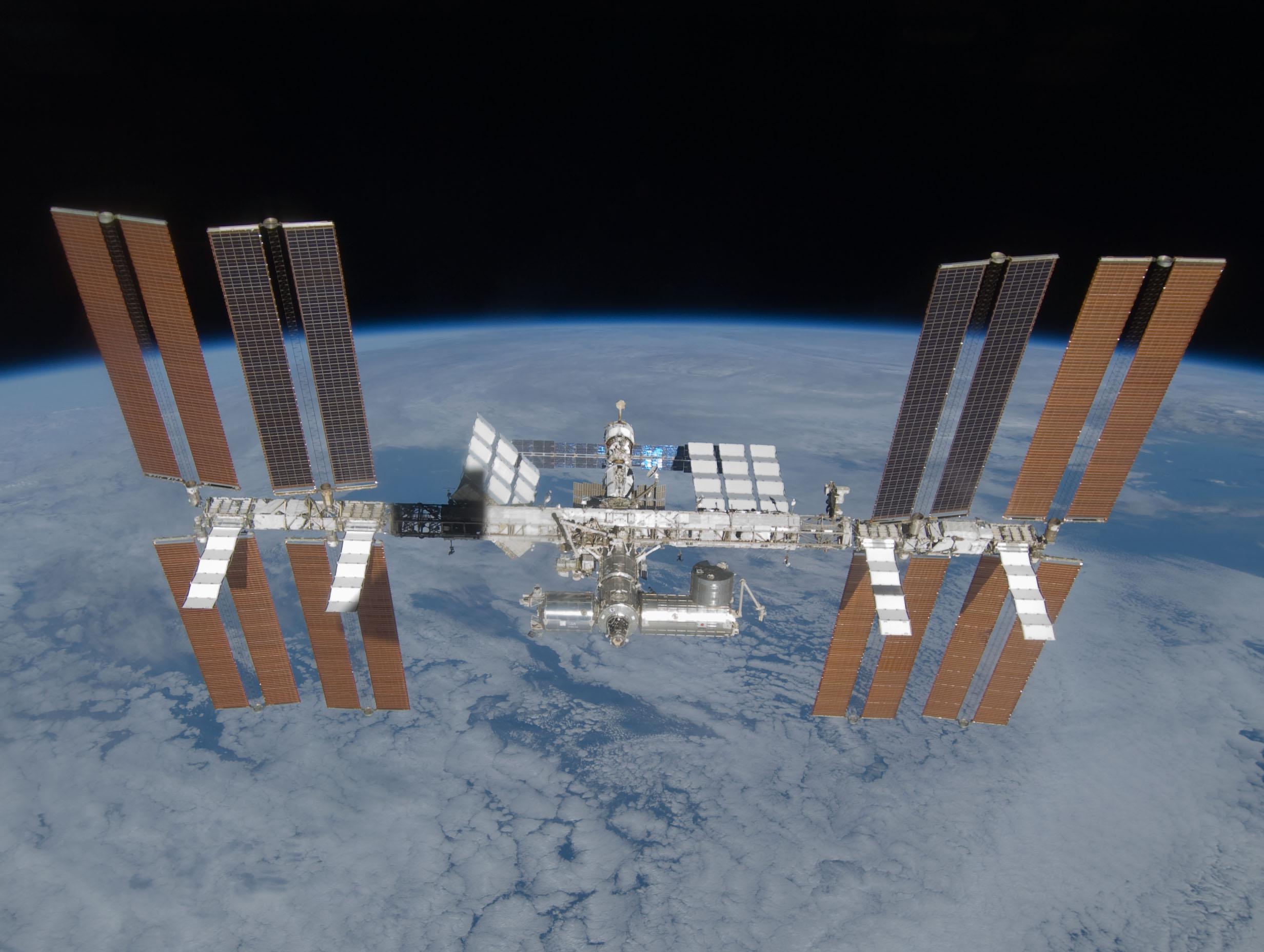 ISS_March_2009.jpg (341 KB)