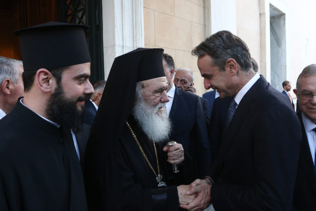 Ο Πρόεδρος της Κύπρου στην Ολομέλεια της Βουλής παρουσία του Αρχιεπισκόπου - μια φωτογραφία 5