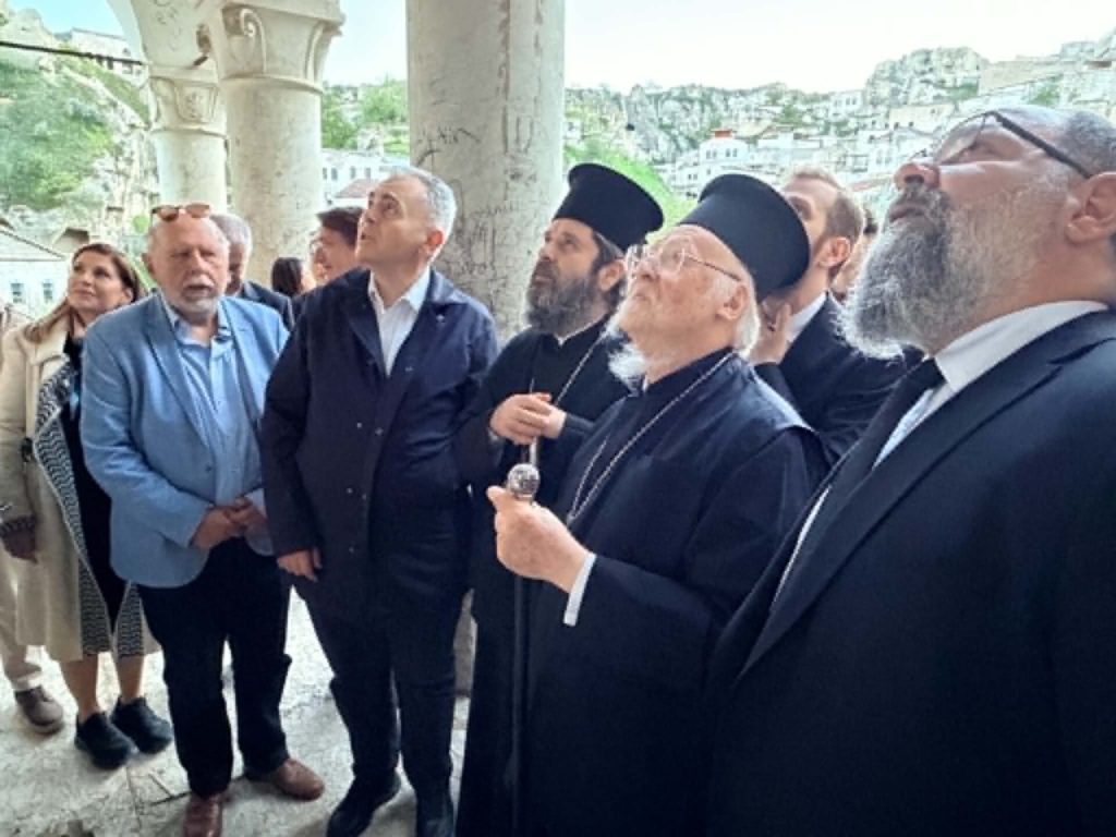 Ο Πατριάρχης Βαρθολομαίος με τον Αρχιεπίσκοπο Αλβανίας στην Καππαδοκία - μια φωτογραφία 7