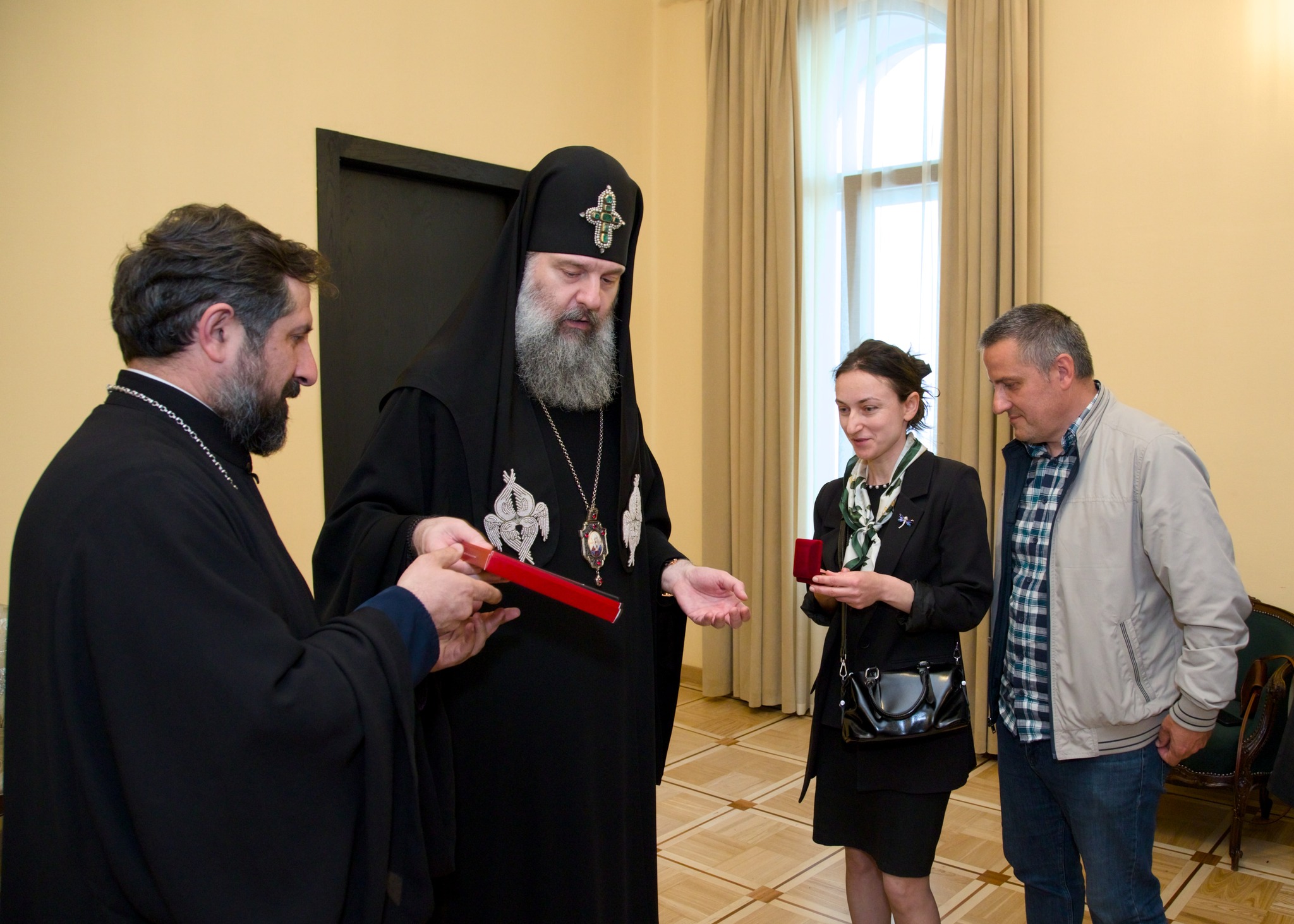 Ο Πατριάρχης Γεωργίας Σίο Γ΄ συναντήθηκε με γονείς παιδιών με νόσο Duchenne - μια φωτογραφία 10