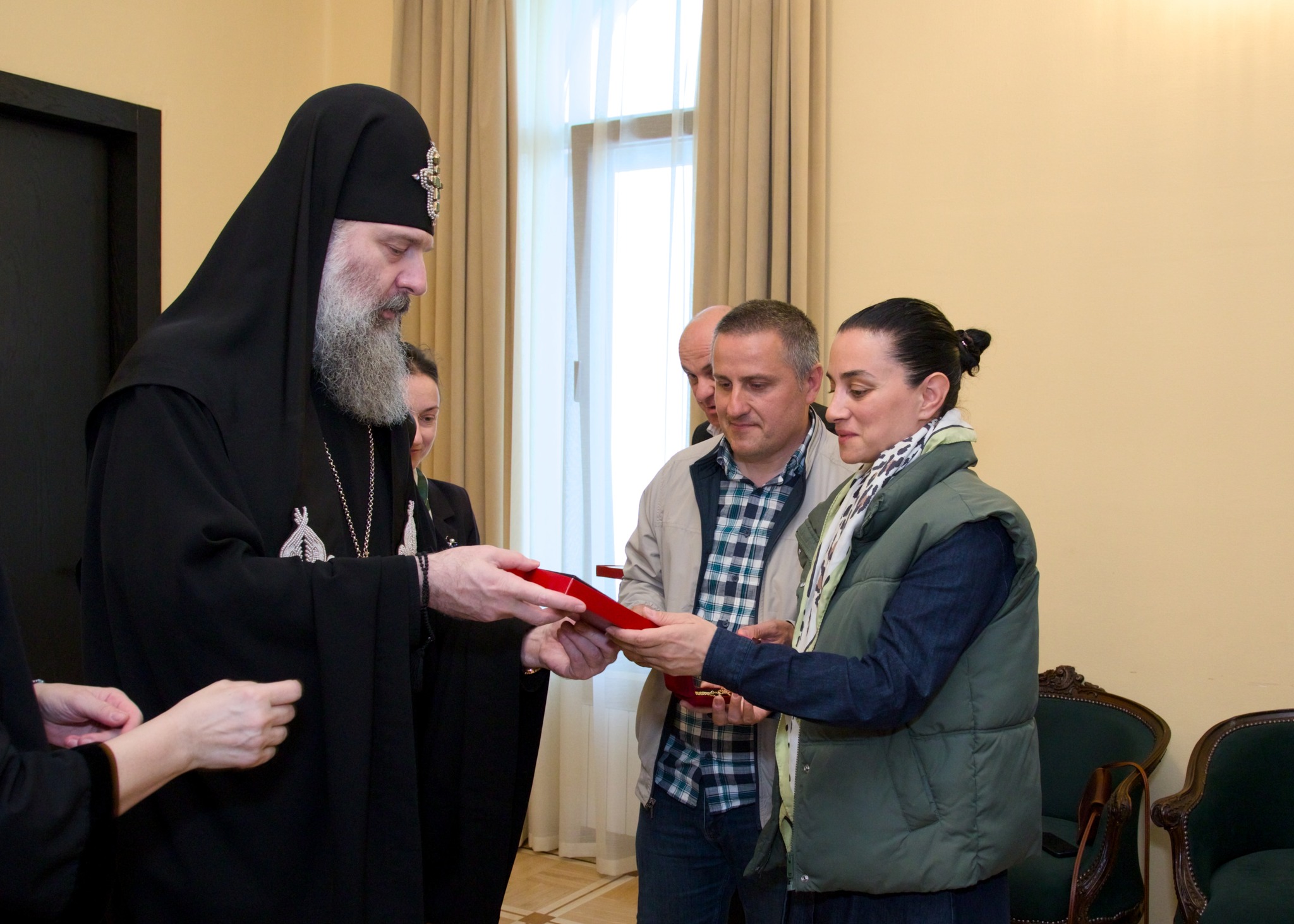 Ο Πατριάρχης Γεωργίας Σίο Γ΄ συναντήθηκε με γονείς παιδιών με νόσο Duchenne - μια φωτογραφία 11