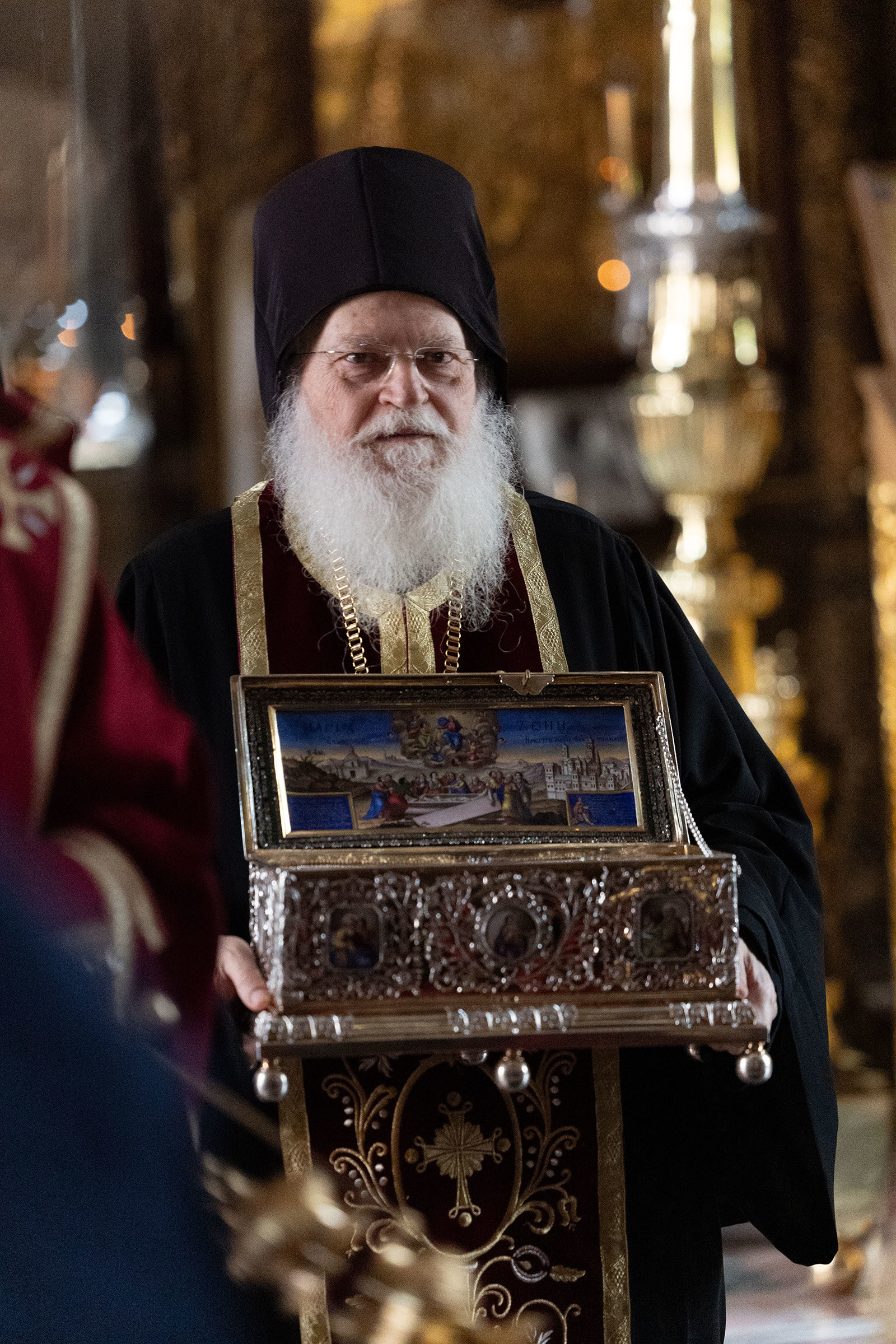 Η Αγία Ζώνη αναχώρησε από το Βατοπαίδι και μεταφέρεται στο Βελιγράδι - μια φωτογραφία 1
