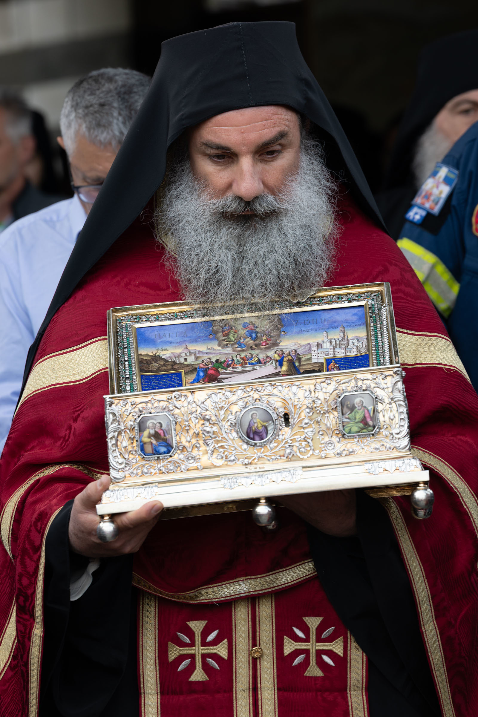 Η Αγία Ζώνη αναχώρησε από το Βατοπαίδι και μεταφέρεται στο Βελιγράδι - μια φωτογραφία 3