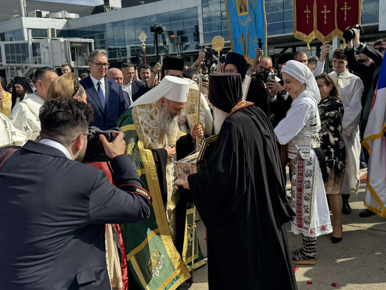 Η Τίμια Ζώνη της Θεοτόκου από το Βατοπαίδι έφτασε στο Βελιγράδι - μια φωτογραφία 3