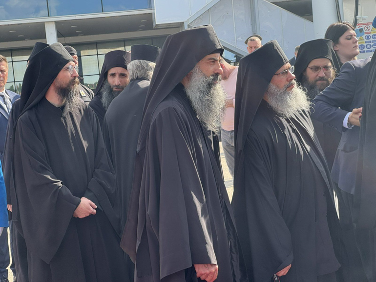 Η Τίμια Ζώνη της Θεοτόκου από το Βατοπαίδι έφτασε στο Βελιγράδι - μια φωτογραφία 11