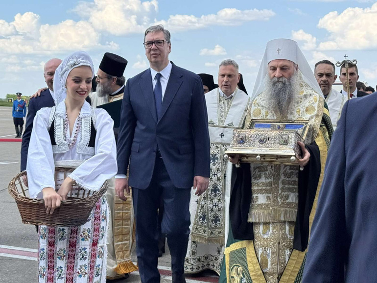 Η Τίμια Ζώνη της Θεοτόκου από το Βατοπαίδι έφτασε στο Βελιγράδι - μια φωτογραφία 15
