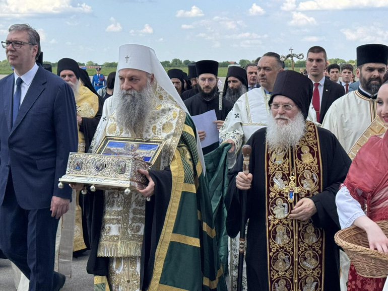 Η Τίμια Ζώνη της Θεοτόκου από το Βατοπαίδι έφτασε στο Βελιγράδι - μια φωτογραφία 16