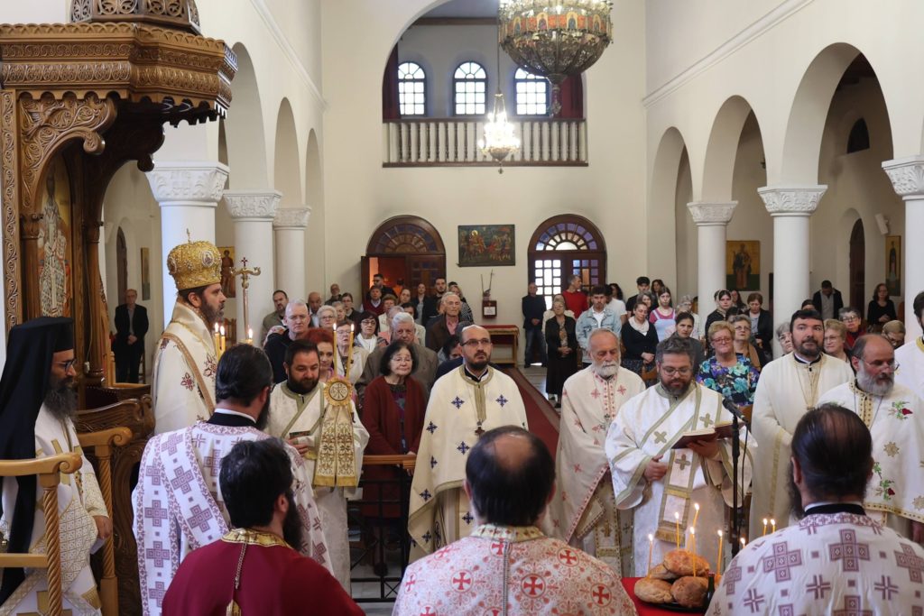 Η εορτή της Αναλήψεως στην Εκκλησία της Αλβανίας - μια φωτογραφία 2