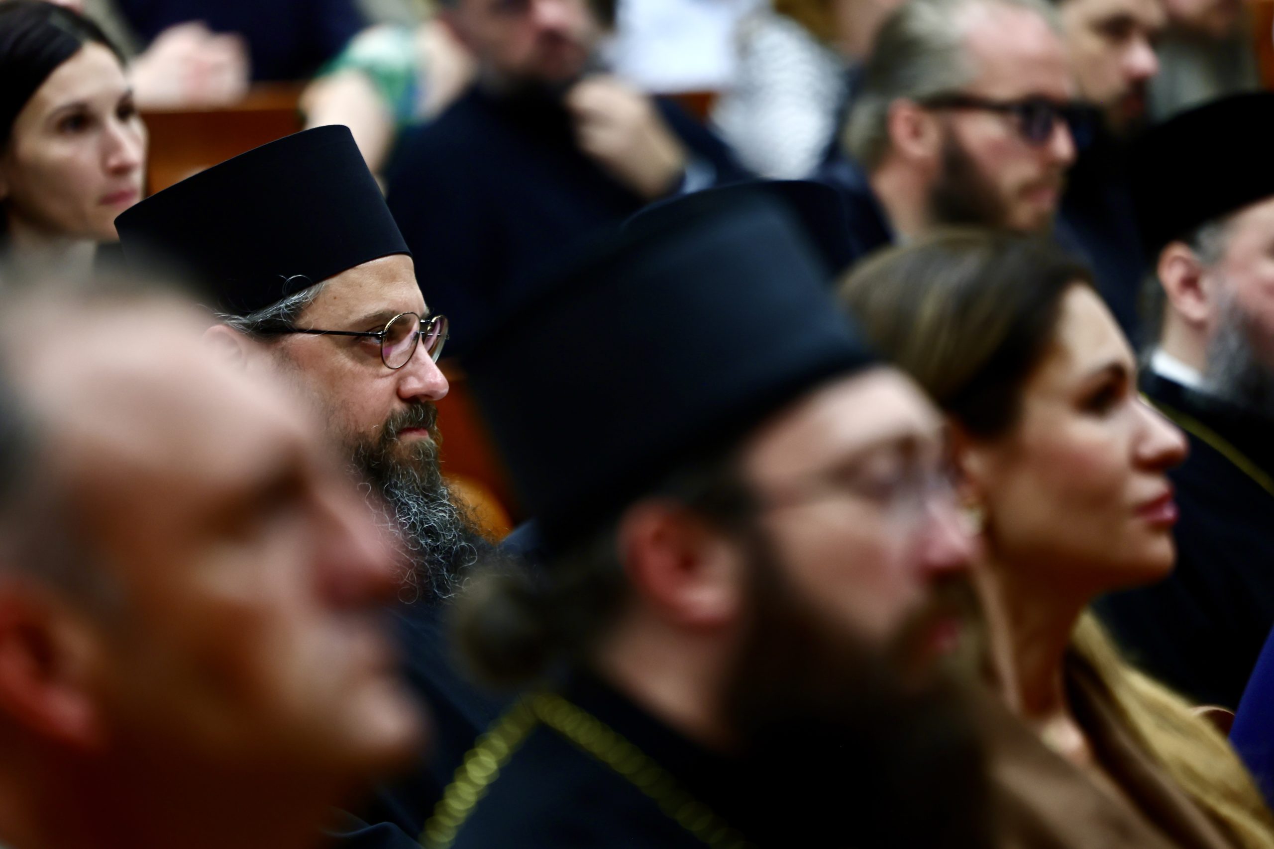Γέροντας Εφραίμ Βατοπαιδίου: διάλεξη στη Θεολογική Σχολή Βελιγραδίου παρουσία του Πατριάρχη Πορφυρίου - μια φωτογραφία 16