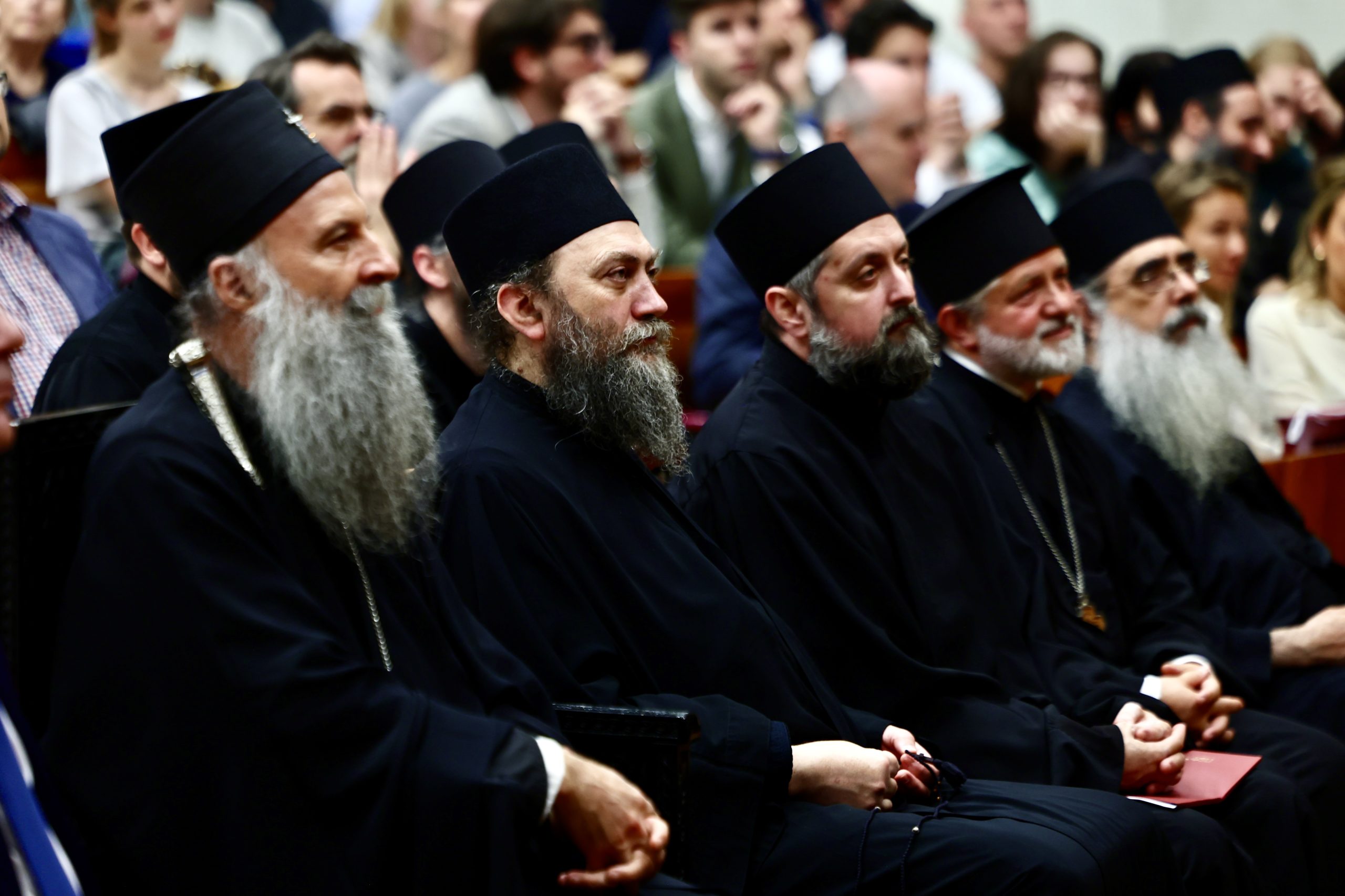 Γέροντας Εφραίμ Βατοπαιδίου: διάλεξη στη Θεολογική Σχολή Βελιγραδίου παρουσία του Πατριάρχη Πορφυρίου - μια φωτογραφία 17