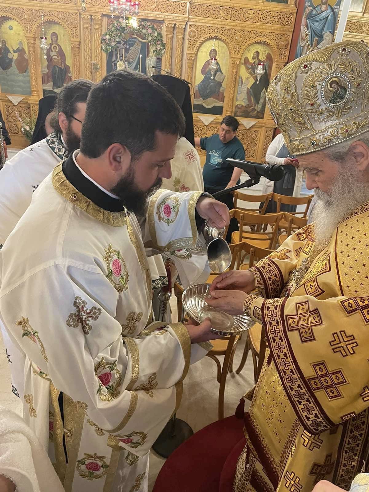 Χειροτονία Διακόνου στην Αίγινα από τον Μητροπολίτη Ύδρας Εφραίμ - μια φωτογραφία 6
