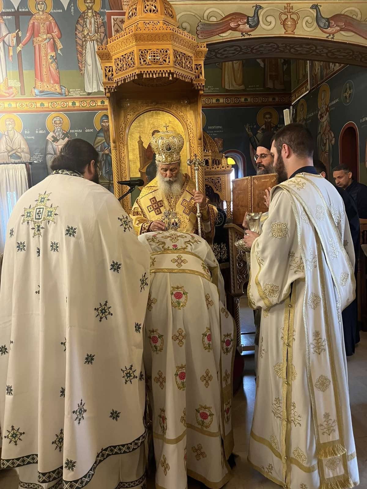 Χειροτονία Διακόνου στην Αίγινα από τον Μητροπολίτη Ύδρας Εφραίμ - μια φωτογραφία 7
