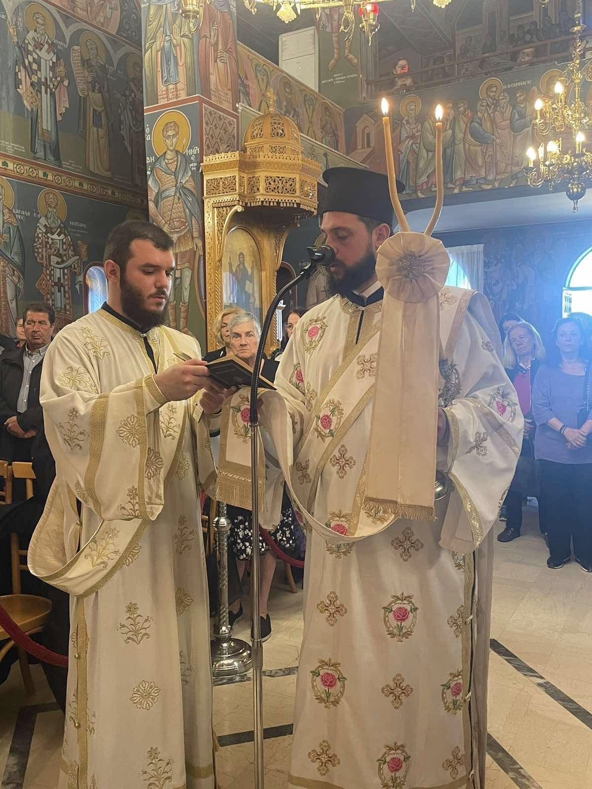 Χειροτονία Διακόνου στην Αίγινα από τον Μητροπολίτη Ύδρας Εφραίμ - μια φωτογραφία 12