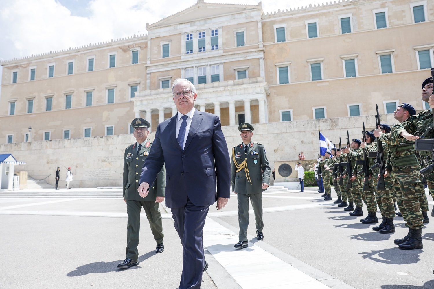 Ο Πρόεδρος της Δημοκρατίας κατέθεσε στεφάνι για τη Γενοκτονία των Ποντίων - μια φωτογραφία 9