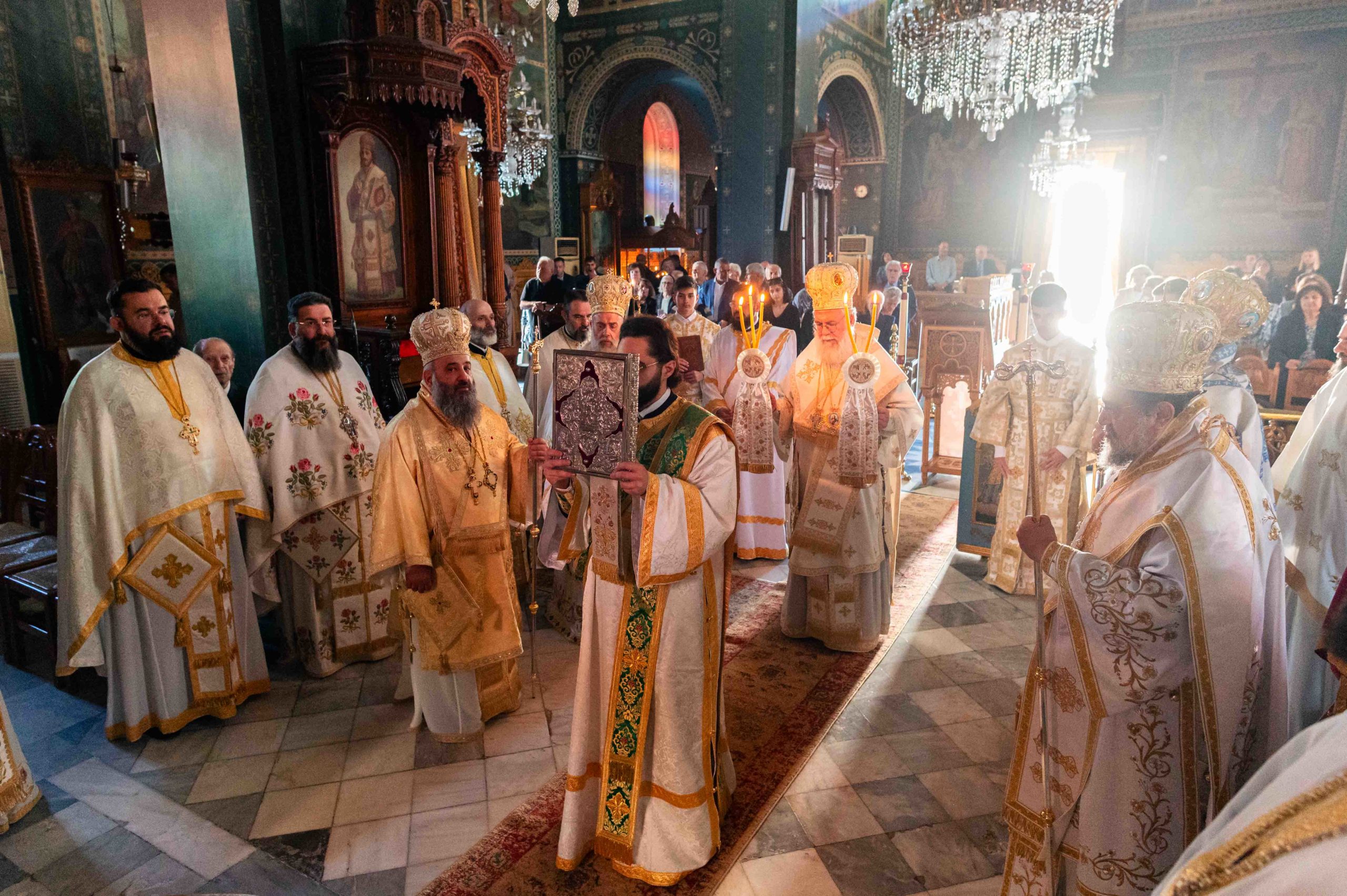 Πολυαρχιερατικό συλλείτουργο στην Καλαμάτα για την Α' Οικουμενική Σύνοδο - μια φωτογραφία 10
