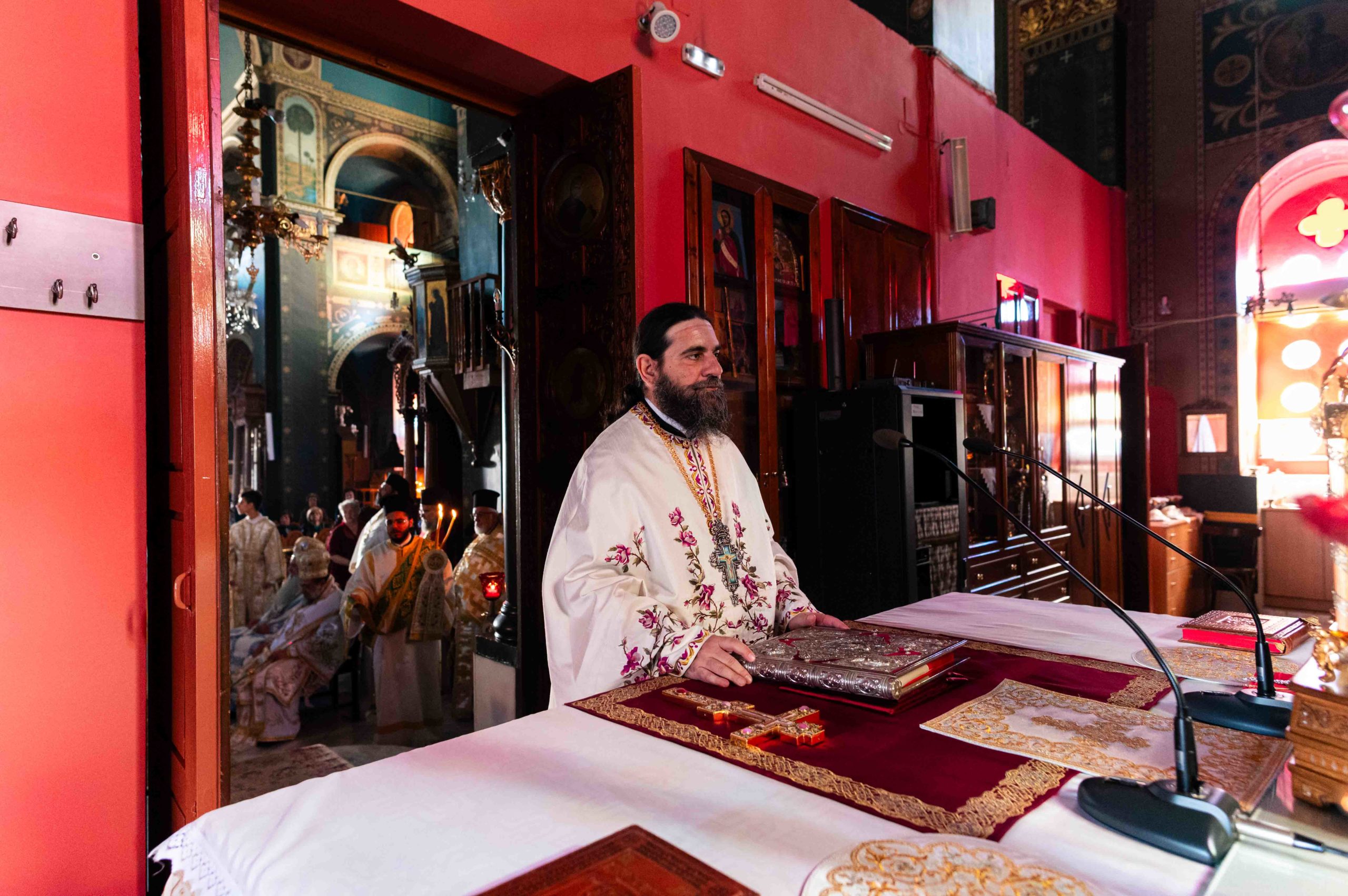 Πολυαρχιερατικό συλλείτουργο στην Καλαμάτα για την Α' Οικουμενική Σύνοδο - μια φωτογραφία 11