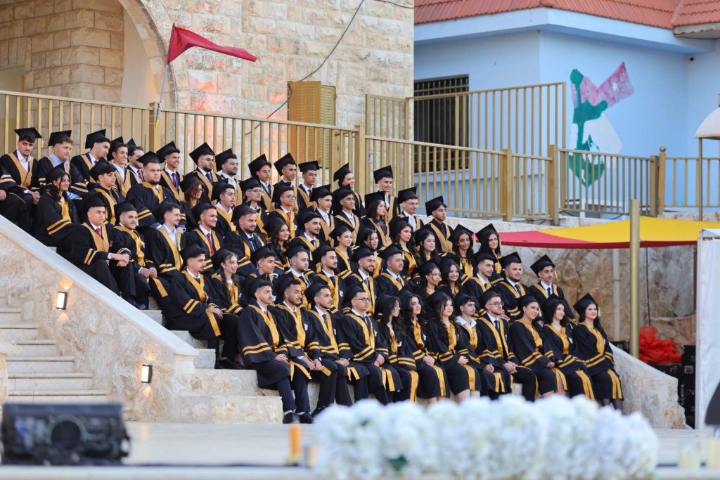 Αποφοίτηση λυκείου των σχολείων του Πατριαρχείου Ιεροσολύμων - μια φωτογραφία 2