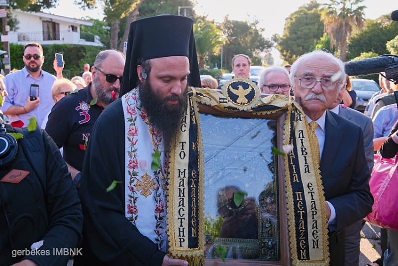 Υποδοχή της εικόνας της Παναγίας Σουμελά στη Νέα Κηφισιά - μια φωτογραφία 3