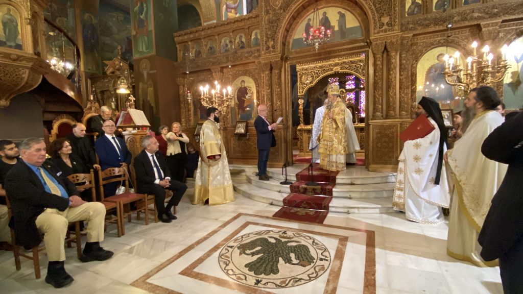 Αρχιερατική Θεία Λειτουργία για τα 100 χρόνια της Φανερωμένης Χολαργού - μια φωτογραφία 3