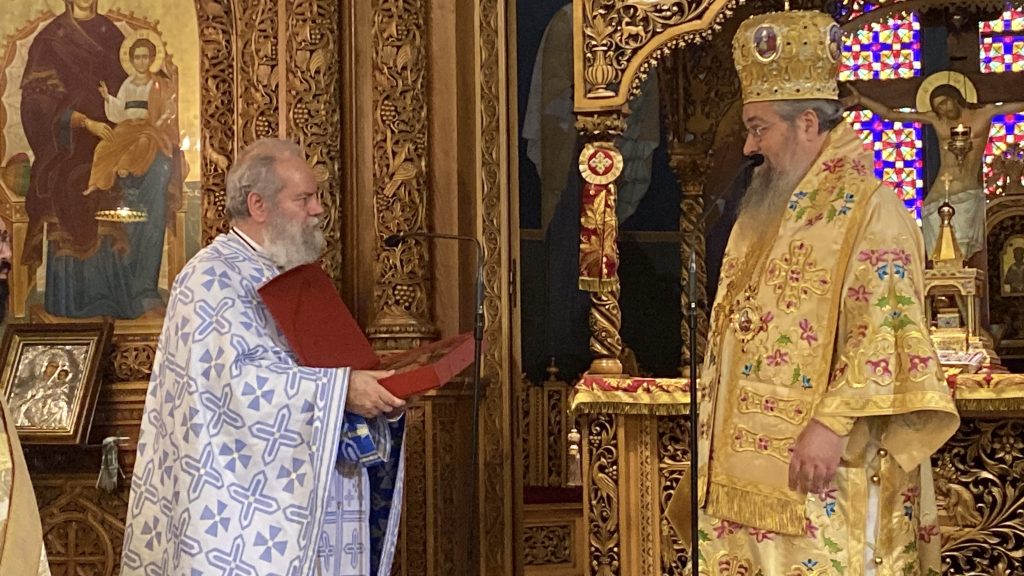 Αρχιερατική Θεία Λειτουργία για τα 100 χρόνια της Φανερωμένης Χολαργού - μια φωτογραφία 6