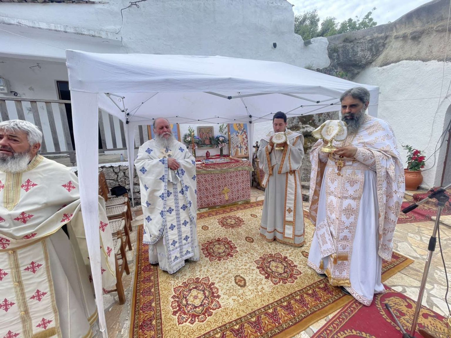 Η μνήμη των 318 Πατέρων τιμήθηκε στην Ιερά Μονή Αγίων Πατέρων Λευκάδος - μια φωτογραφία 2