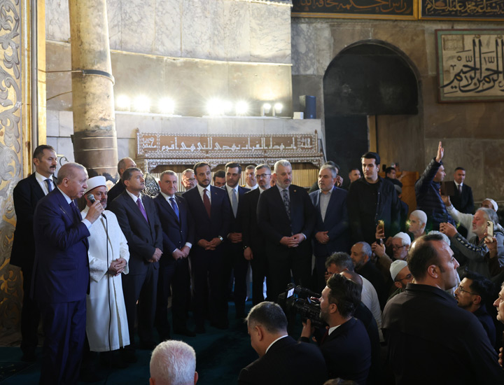 Προκλητικός Ερντογάν στην Αγιά Σοφιά: «Η λαχτάρα για κατάκτηση δεν θα λείψει ποτέ» - μια φωτογραφία 8