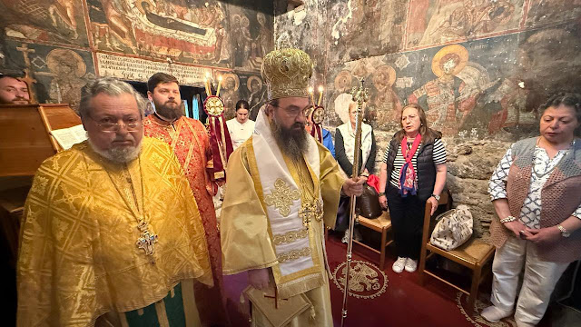Ψυχοσάββατο στην Αλβανία: επιμνημόσυνες δεήσεις από τα Τίρανα έως την Κορυτσά - μια φωτογραφία 8