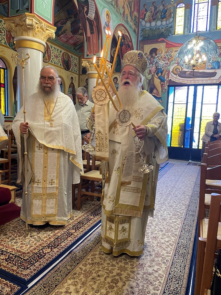 Ο Μητροπολίτης Δημητριάδος στις κατασκηνώσεις ΓΕΧΑ Πορταριάς - μια φωτογραφία 1