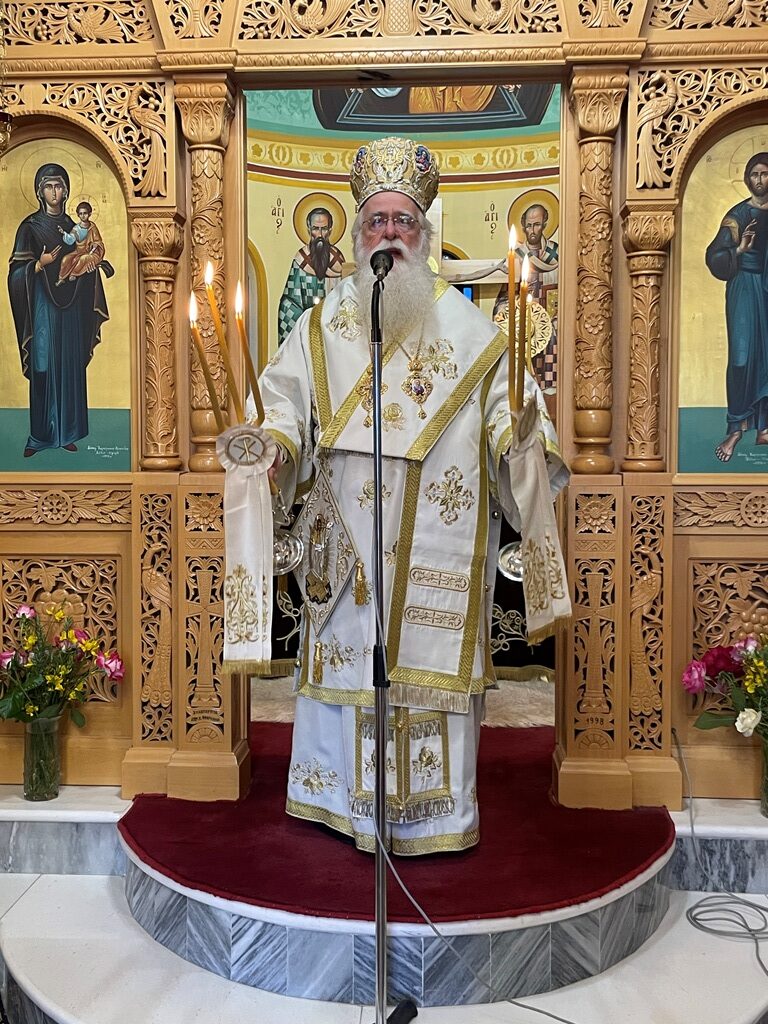 Ο Μητροπολίτης Δημητριάδος στις κατασκηνώσεις ΓΕΧΑ Πορταριάς - μια φωτογραφία 3