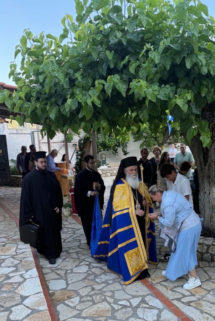 Εορτή Αγίου Πνεύματος στην Ιερά Μονή Αγίας Τριάδος Ακράτας - μια φωτογραφία 1