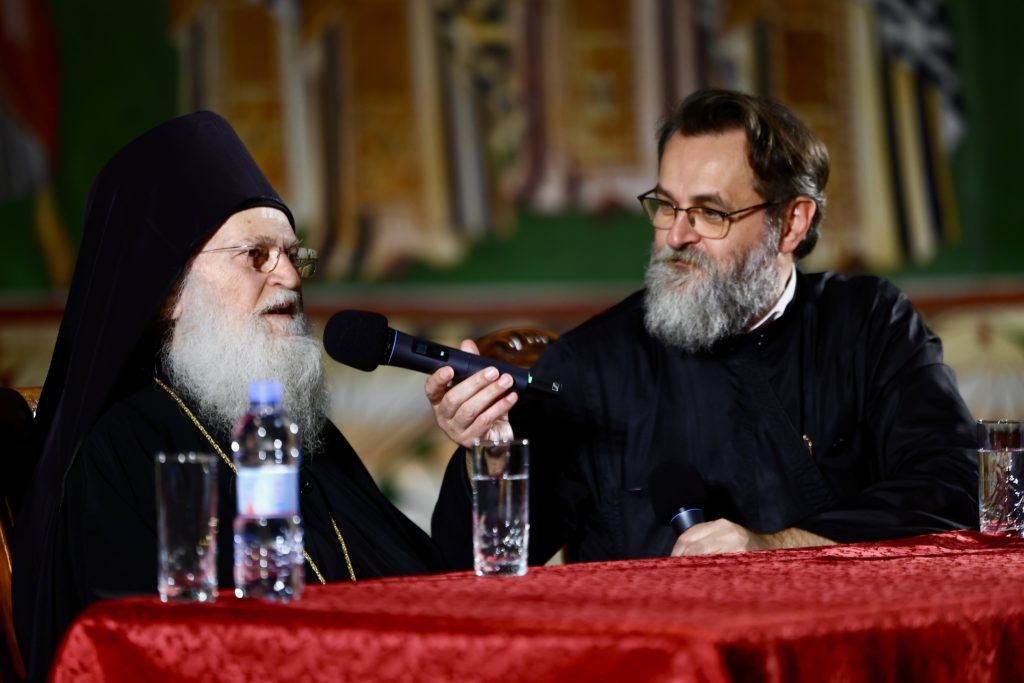 Ο Γέροντας Εφραίμ Βατοπαιδινός μίλησε στο Μαυροβούνιο για τον μοναχισμό - μια φωτογραφία 3