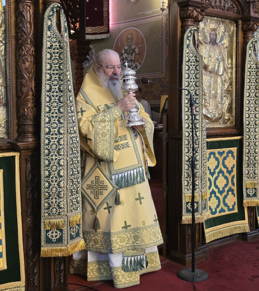 Κυριακή της Πεντηκοστής στην Ιερά Μητρόπολη Λεμεσού - μια φωτογραφία 2