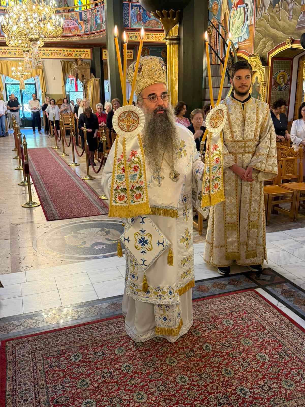 Αρχιερατικό Συλλείτουργο για την Πεντηκοστή στην Κατερίνη - μια φωτογραφία 4