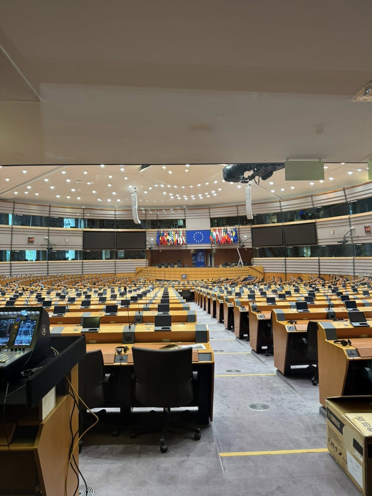 Εκπρόσωποι της Μητρόπολης Ύδρας στο Ευρωκοινοβούλιο των Βρυξελλών - μια φωτογραφία 2