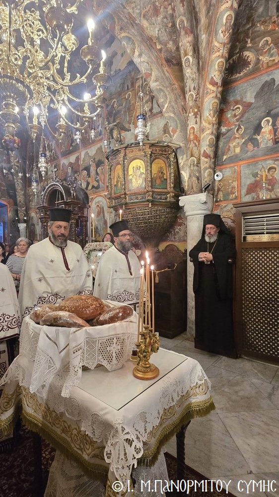 Η Πεντηκοστή στην Ιερά Μονή Πανορμίτου στη Σύμη - μια φωτογραφία 2