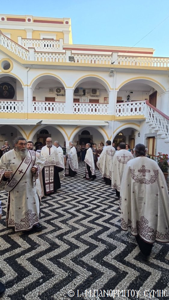 Η Πεντηκοστή στην Ιερά Μονή Πανορμίτου στη Σύμη - μια φωτογραφία 15