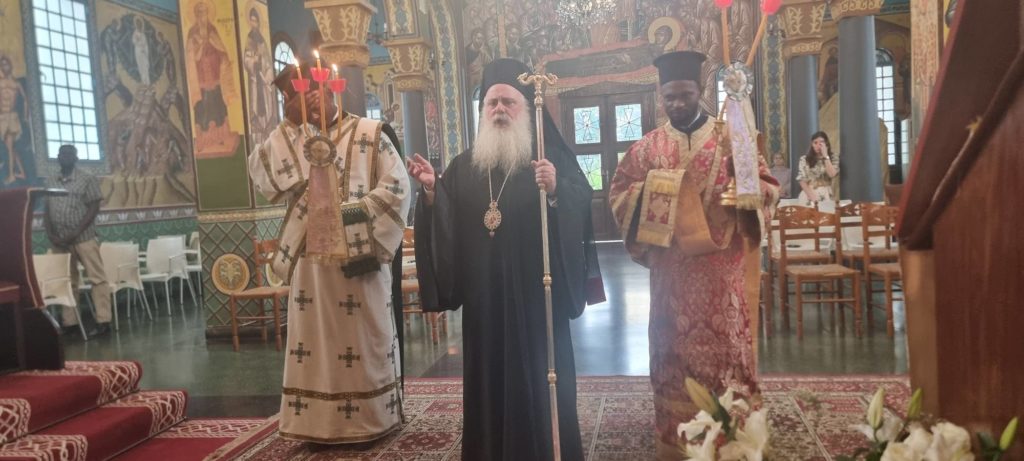 Αρχιερατική Θεία Λειτουργία για την Πεντηκοστή στην Κινσάσα - μια φωτογραφία 3