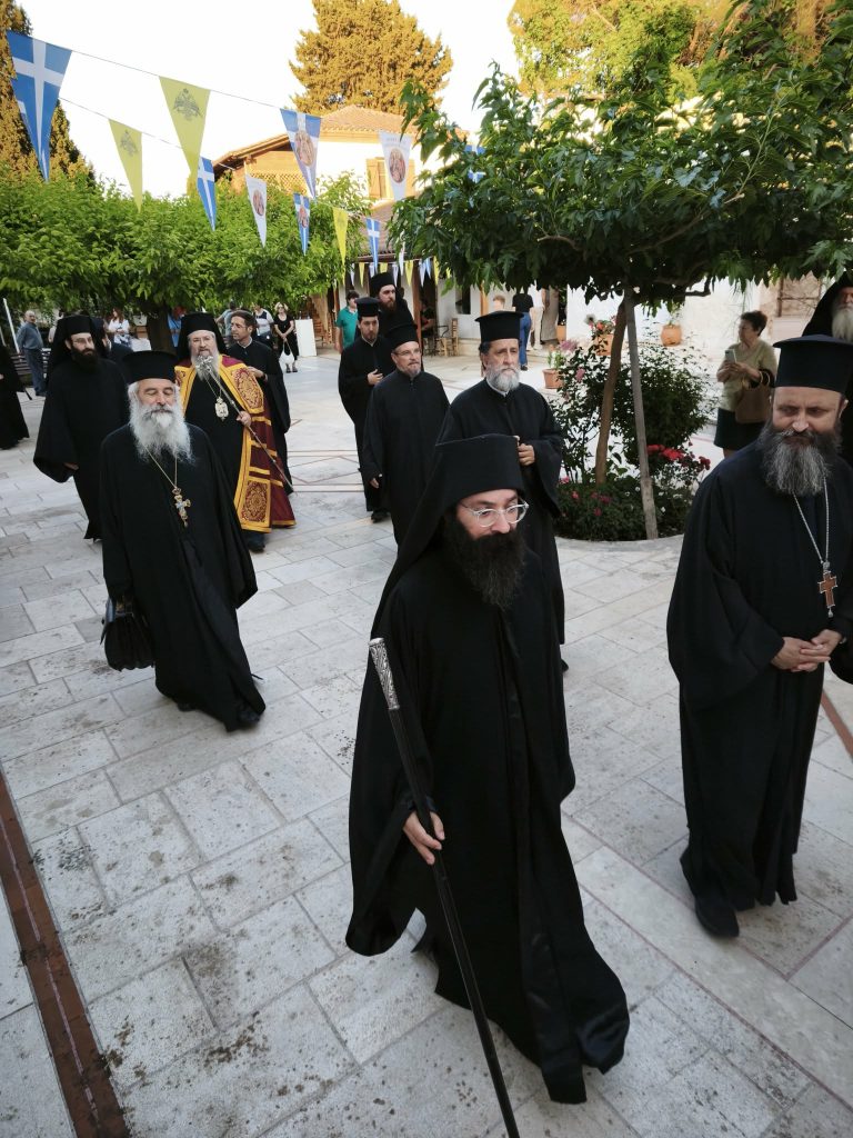 Άρχισαν οι λατρευτικές εκδηλώσεις στη Φανερωμένη Λευκάδας - μια φωτογραφία 2