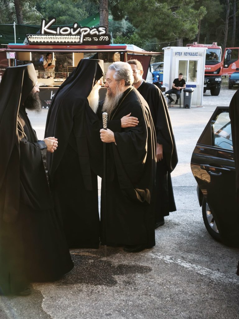 Άρχισαν οι λατρευτικές εκδηλώσεις στη Φανερωμένη Λευκάδας - μια φωτογραφία 8