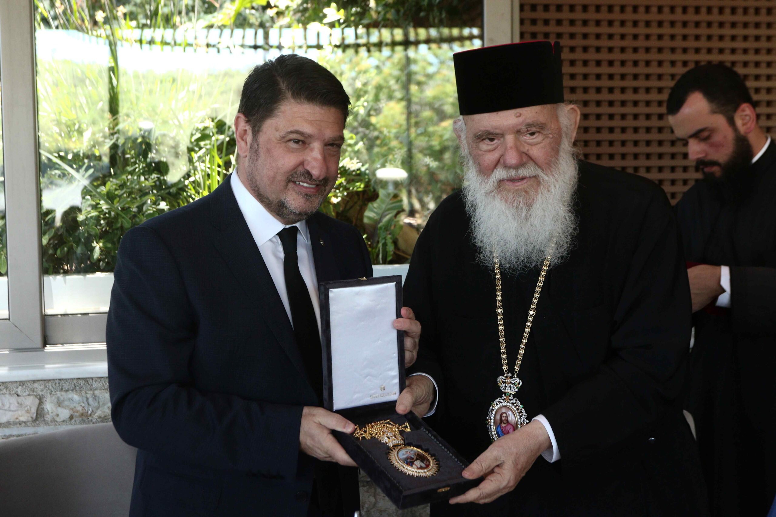 Γεύμα της Περιφέρειας Αττικής προς τον Αρχιεπίσκοπο και τη Διαρκή Ιερά Σύνοδο - μια φωτογραφία 2