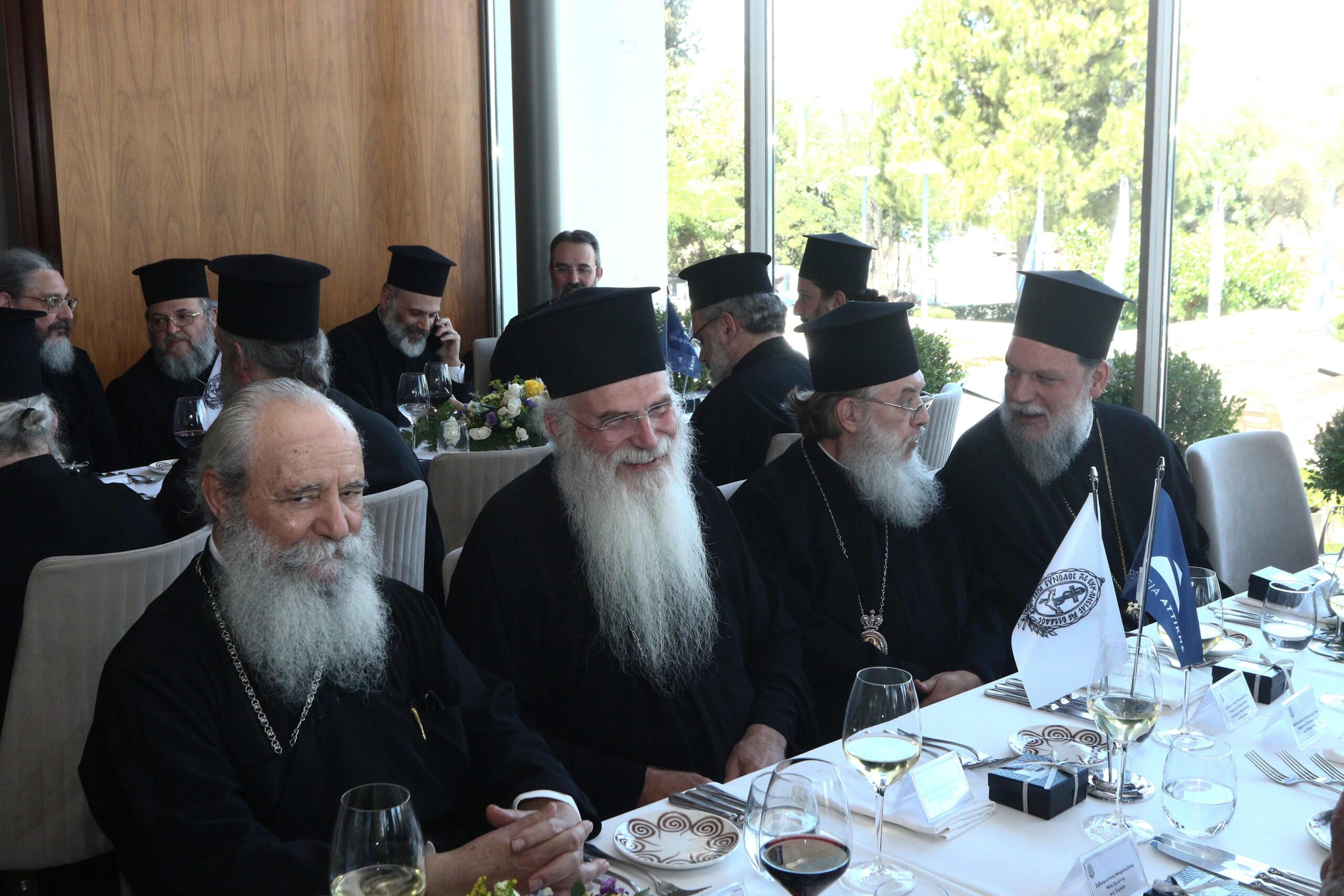 Γεύμα της Περιφέρειας Αττικής προς τον Αρχιεπίσκοπο και τη Διαρκή Ιερά Σύνοδο - μια φωτογραφία 10
